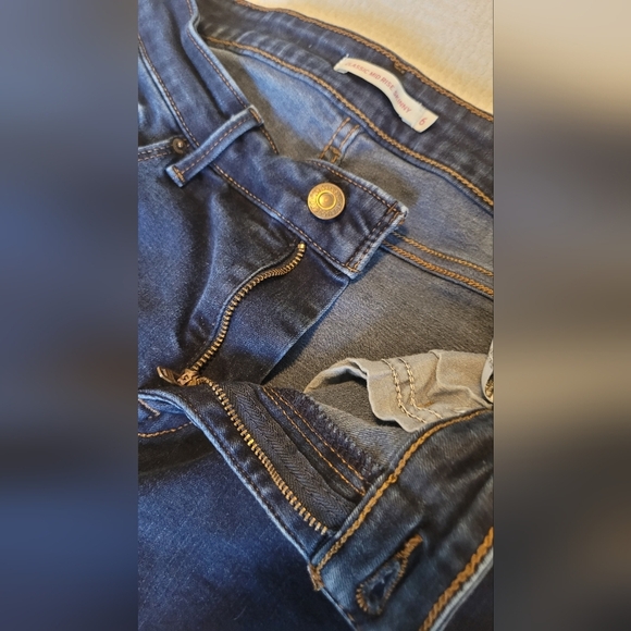 Classic Blue Women's Jeans - Picture 5 of 7